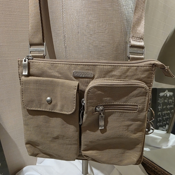 Baggallini Tan Crossbody Bag. "Everything Bagg w/ RFID Wristlet" Style: Beach. - Picture 1 of 7
